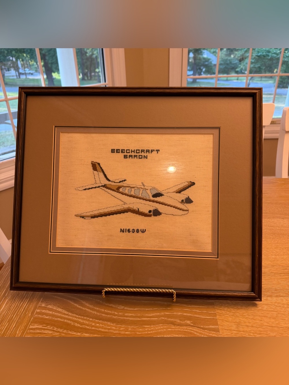 Vintage Framed Embroidered Beechcraft Baron Airplane - Picture 4 of 7